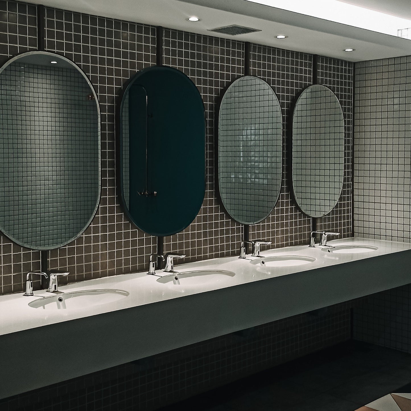 2" Black Square Tile