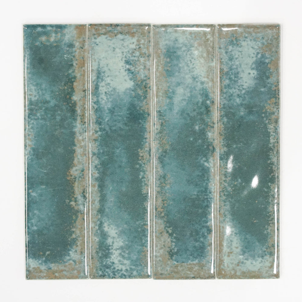 Vertical Plank Tile with Rusted Borders